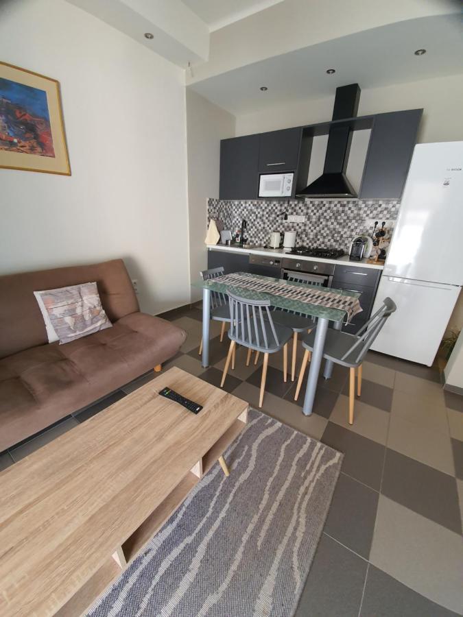 Lukas-2 B/R Luxurious Flat With Veranda Athens Exterior photo
