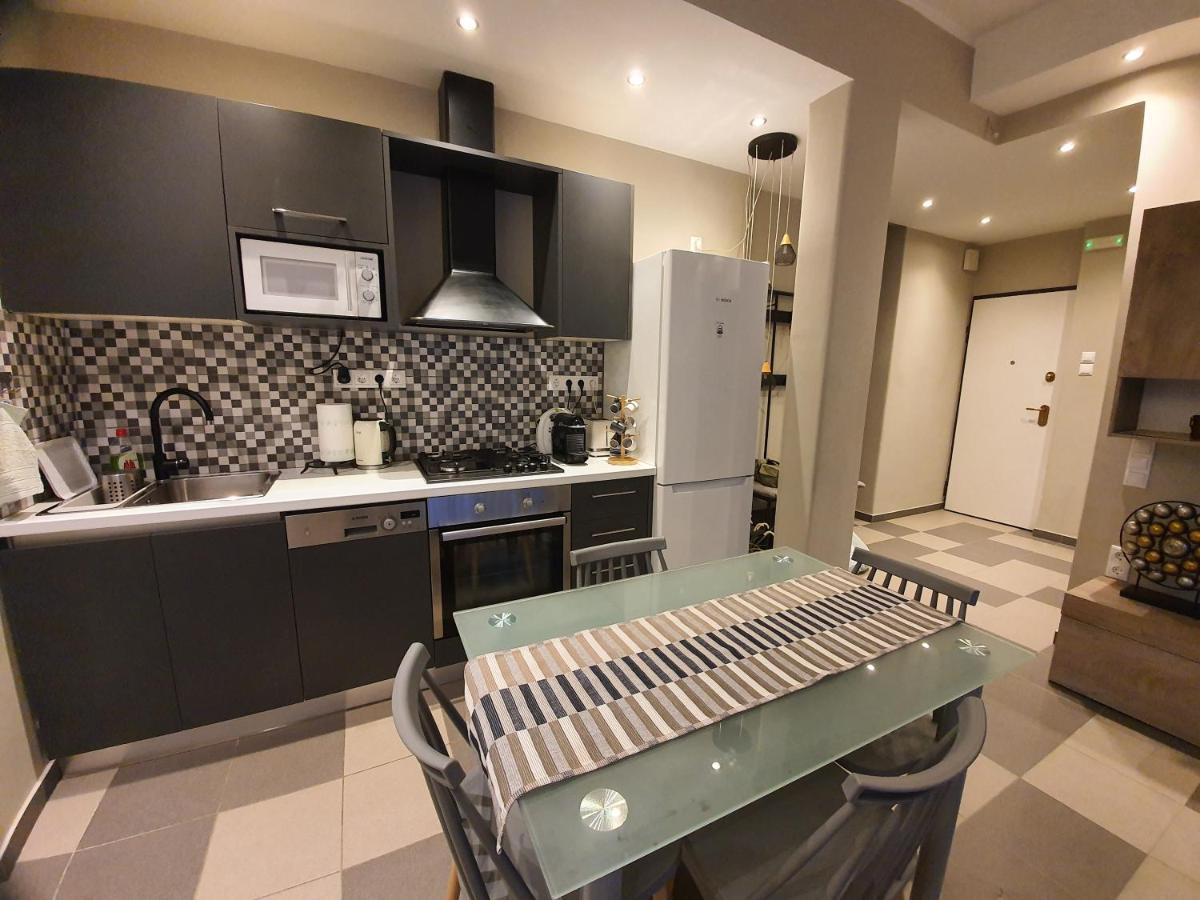 Lukas-2 B/R Luxurious Flat With Veranda Athens Exterior photo